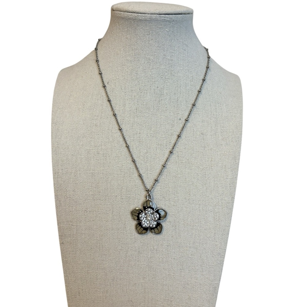 Vintage Lia Sophia Jasmine Flower Pendant Necklace Silver Tone Black Enamel - Picture 5 of 7